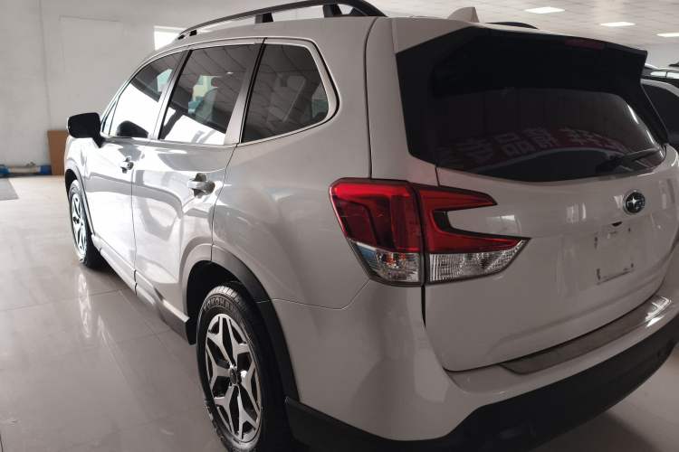 Used Subaru Forester 2022 2.0i AWD Luxury Edition EyeSight Rear Left 45 Deg