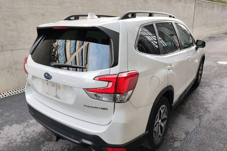 Used Subaru Forester 2022 2.0i AWD Luxury Edition EyeSight Rear Right 45 Deg