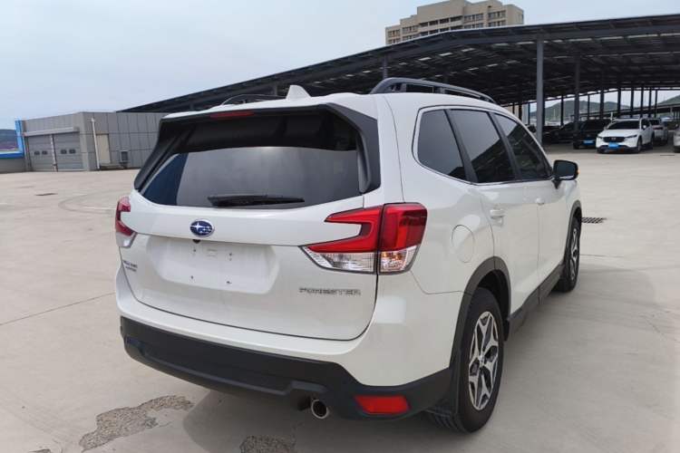 Used Subaru Forester 2022 2.0i AWD Luxury Edition EyeSight Rear Right 45 Deg