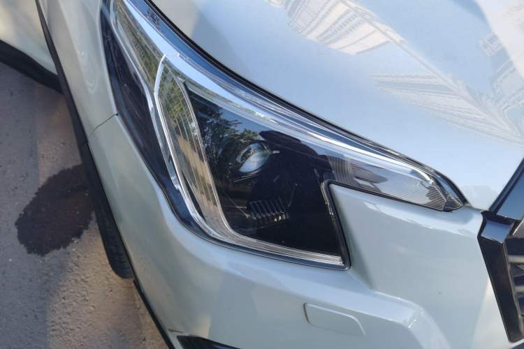 Used Subaru Forester 2022 2.0i AWD Luxury Edition EyeSight Right Front Headlight