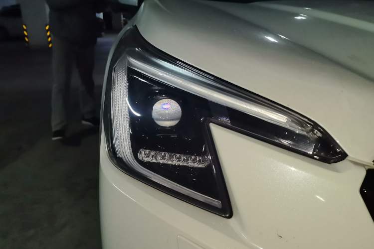 Used Subaru Forester 2022 2.0i AWD Flagship Edition EyeSight Right Front Headlight