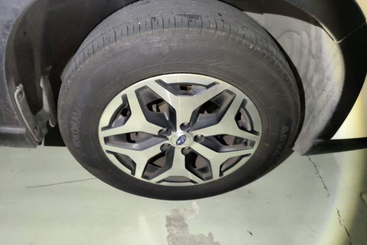 Used Subaru Forester 2022 2.0i AWD Luxury Edition EyeSight Right Front Wheel Hub