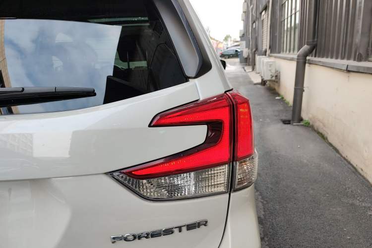 Used Subaru Forester 2022 2.0i AWD Luxury Edition EyeSight Right Rear Taillight