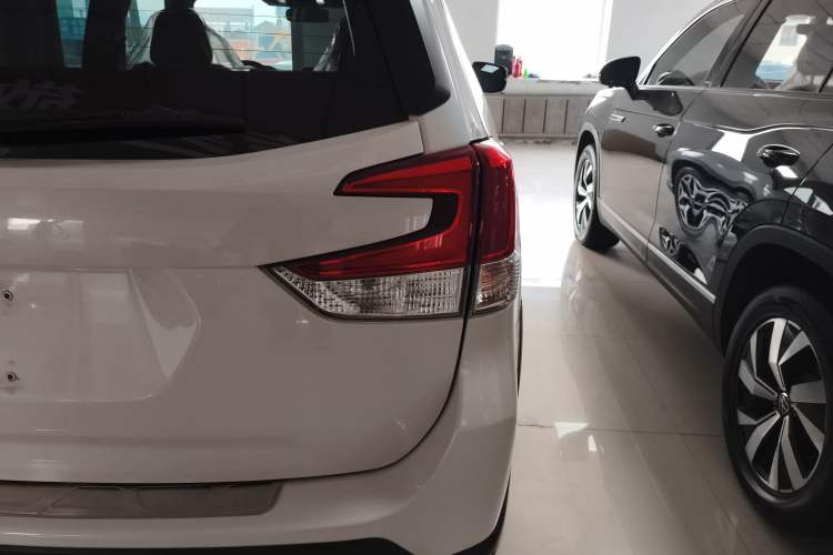 Used Subaru Forester 2022 2.0i AWD Luxury Edition EyeSight Right Rear Taillight
