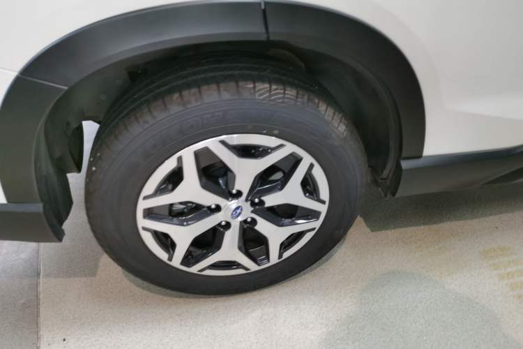 Used Subaru Forester 2022 2.0i AWD Luxury Edition EyeSight Right Rear Wheel Hub