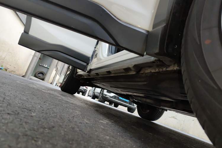 Used Subaru Forester 2022 2.0i AWD Luxury Edition EyeSight Right Side Sill