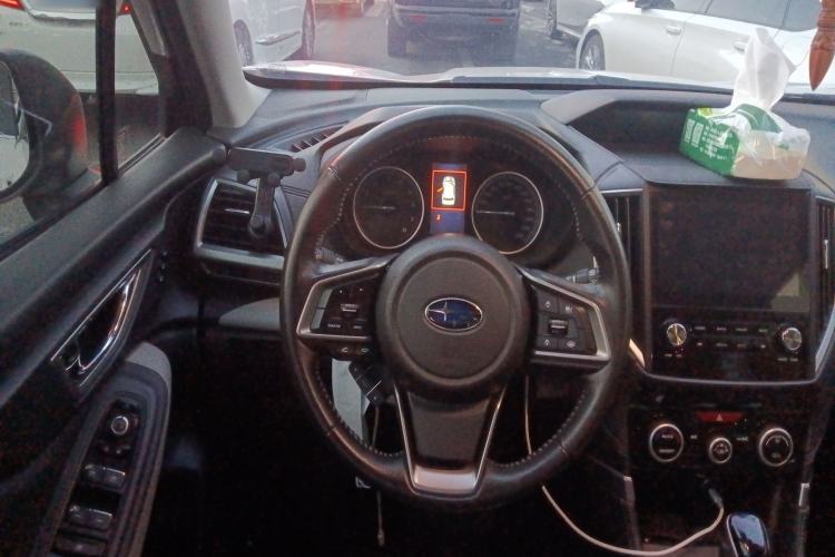 Used Subaru Forester 2022 2.0i AWD Luxury Edition Steering Wheel