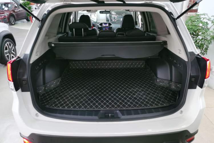 Used Subaru Forester 2022 2.0i AWD Luxury Edition EyeSight Trunk