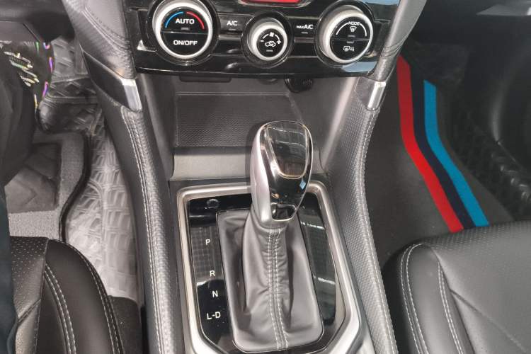 Used Subaru Forester 2024 2.0i AWD Luxury Edition EyeSight Gear Lever