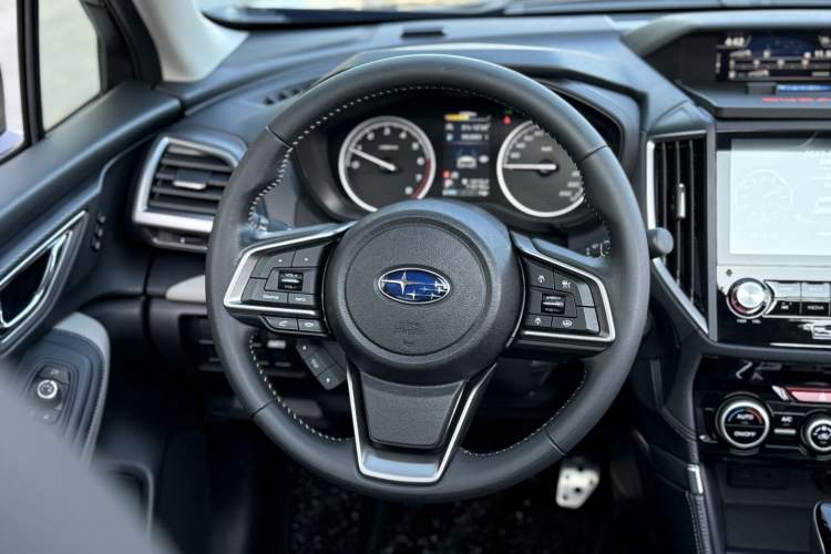Used Subaru Forester 2024 2.5i AWD Premium Edition EyeSight Interior 6