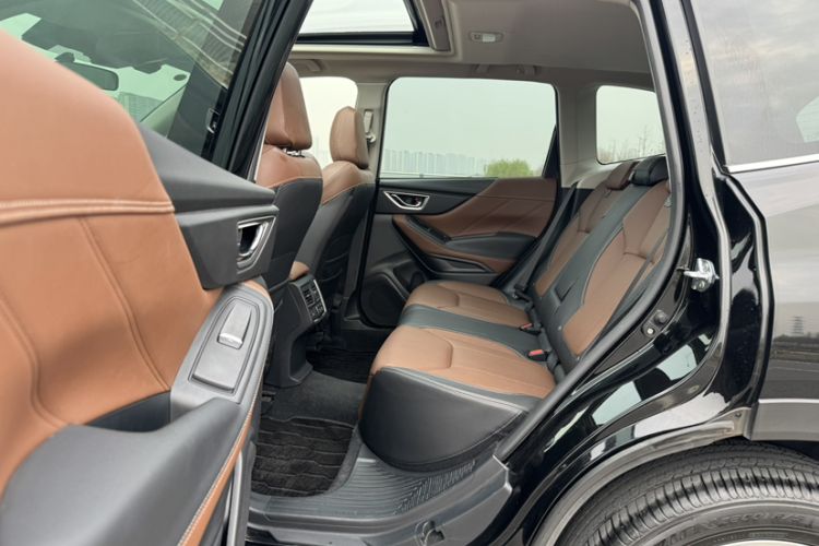 Used Subaru Forester 2024 2.5i AWD Flagship Edition EyeSight Interior 8