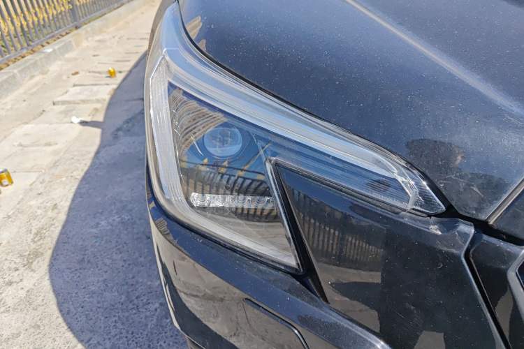 Used Subaru Forester 2024 2.5i AWD Premium Edition EyeSight Right Front Headlight
