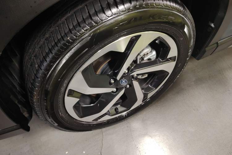 Used Subaru Forester 2024 2.5i AWD Flagship Edition EyeSight Left Front Wheel Hub