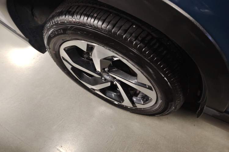 Used Subaru Forester 2024 2.5i AWD Flagship Edition EyeSight Right Rear Wheel Hub