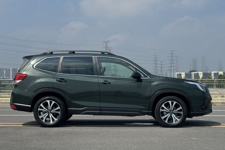 Used Subaru Forester 2024 2.5i AWD Premium Edition EyeSight Exterior 4