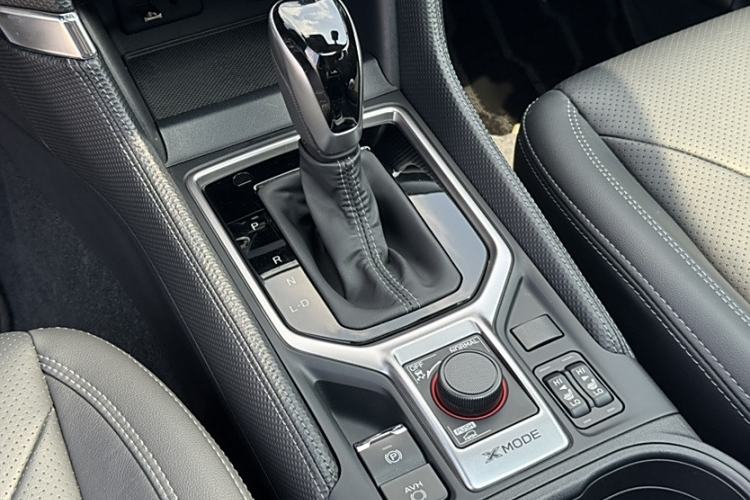 Used Subaru Forester 2024 2.5i AWD Premium Edition EyeSight Gear Lever