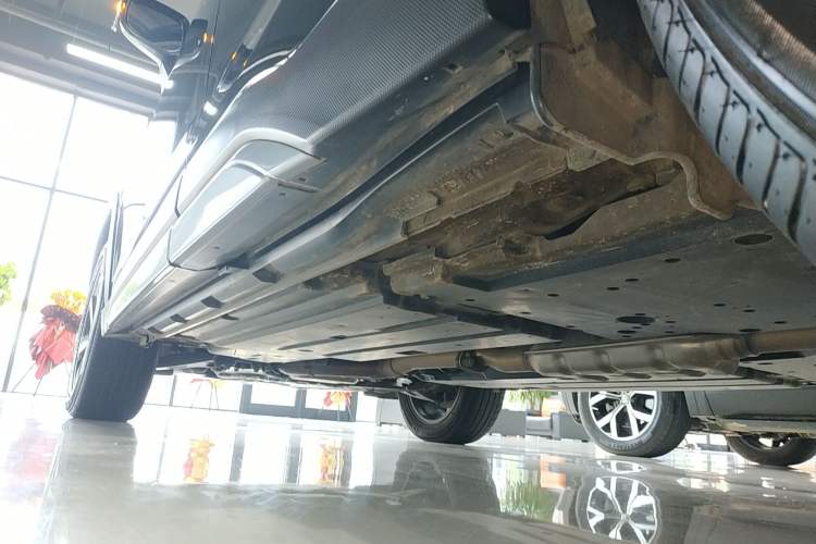 Used Subaru Forester 2024 2.5i AWD Flagship Edition EyeSight Left Side Sill