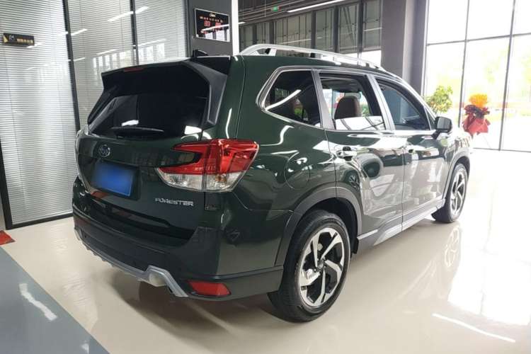 Used Subaru Forester 2024 2.5i AWD Flagship Edition EyeSight Rear Right 45 Deg