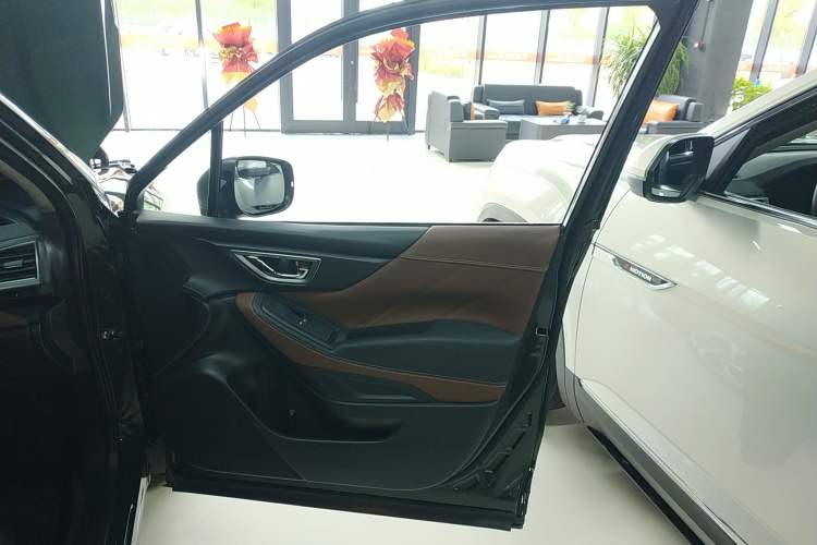 Used Subaru Forester 2024 2.5i AWD Flagship Edition EyeSight Right Front Door Interior