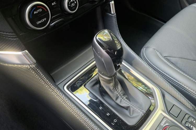 Used Subaru Forester 2024 2.5i AWD Premium Edition EyeSight Gear Lever