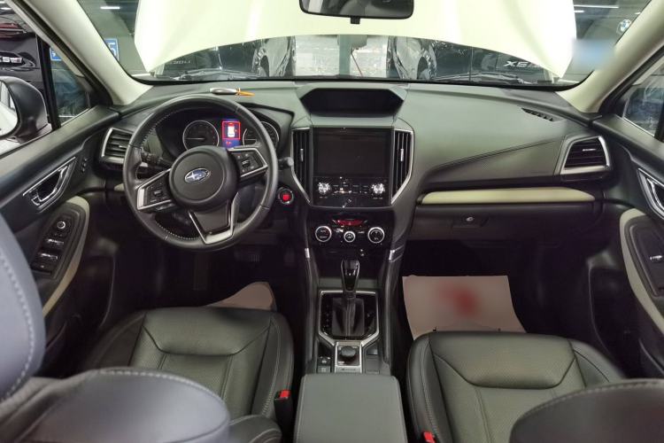 Used Subaru Forester 2024 2.5i AWD Premium Edition EyeSight Interior 2