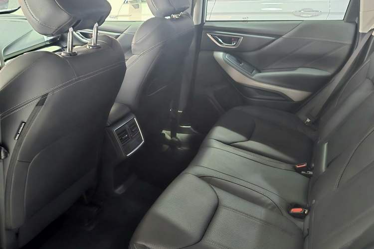 Used Subaru Forester 2024 2.5i AWD Premium Edition EyeSight Interior 2