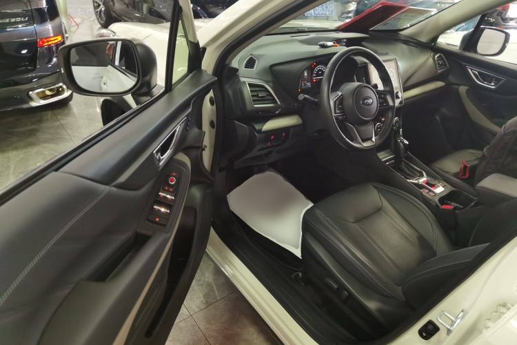 Used Subaru Forester 2024 2.5i AWD Premium Edition EyeSight Interior 3