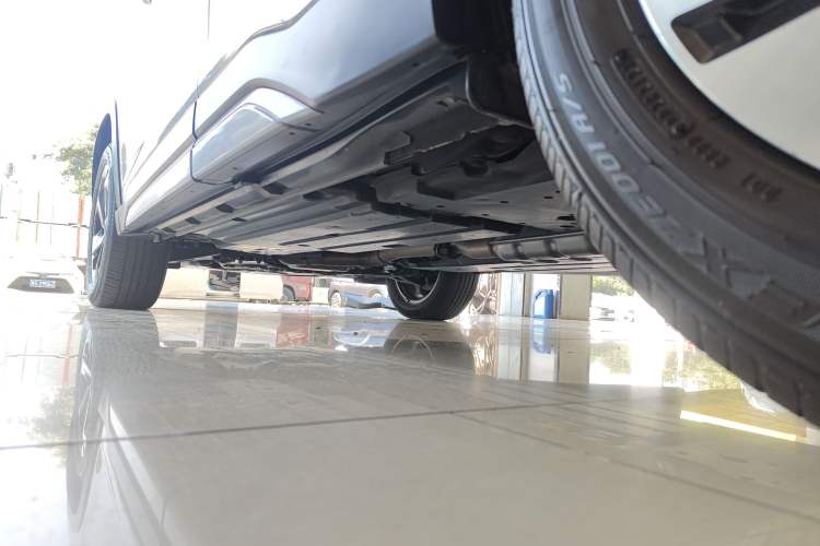 Used Subaru Forester 2024 2.5i AWD Flagship Edition EyeSight Left Side Sill