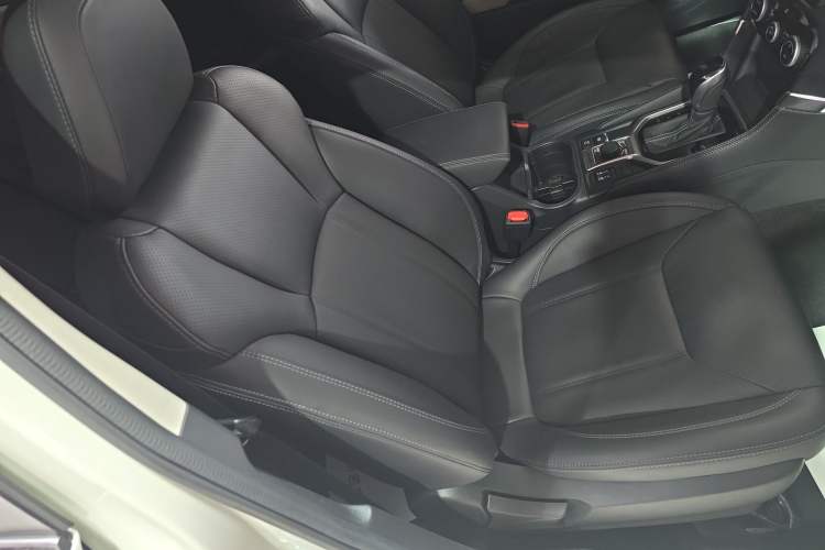 Used Subaru Forester 2024 2.5i AWD Premium Edition EyeSight Right Front Seat