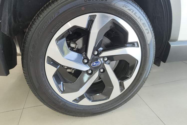 Used Subaru Forester 2024 2.5i AWD Flagship Edition EyeSight Right Rear Wheel Hub