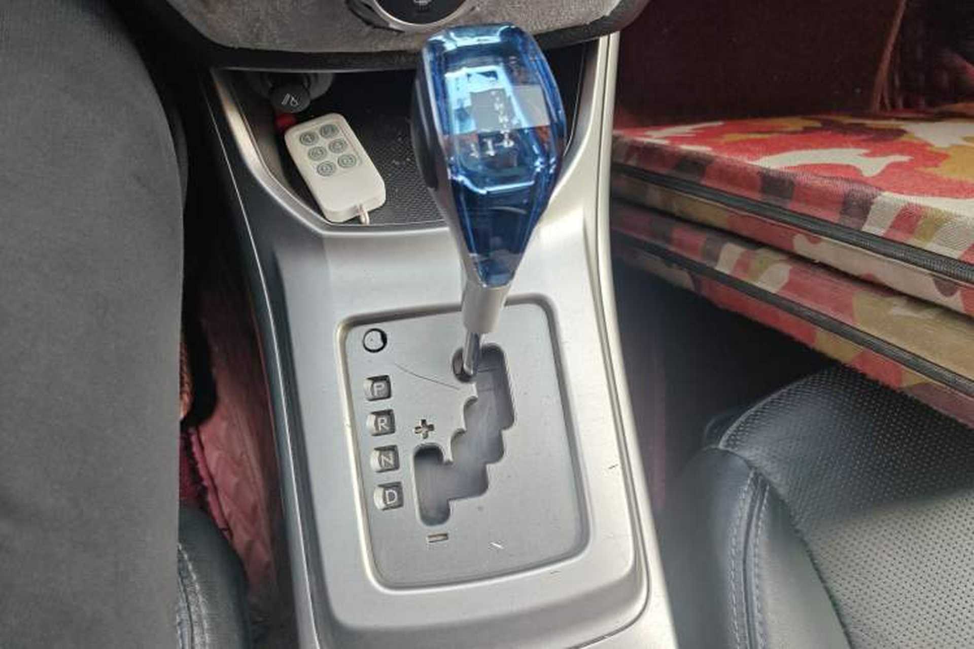 Used Subaru Impreza 2008 2.0R Sedan Sport Edition Gear Lever