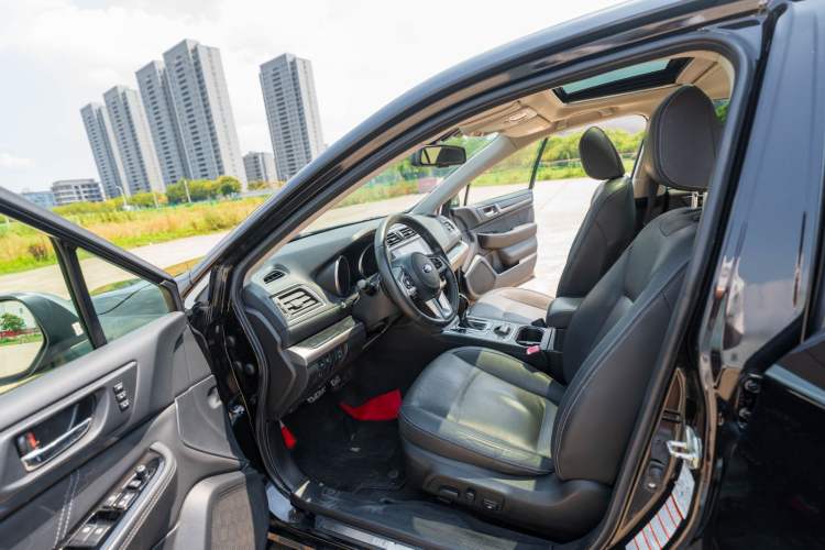 Used Subaru Legacy 2016 2.0 DIT All-Wheel-Drive Ultimate Edition Interior 3