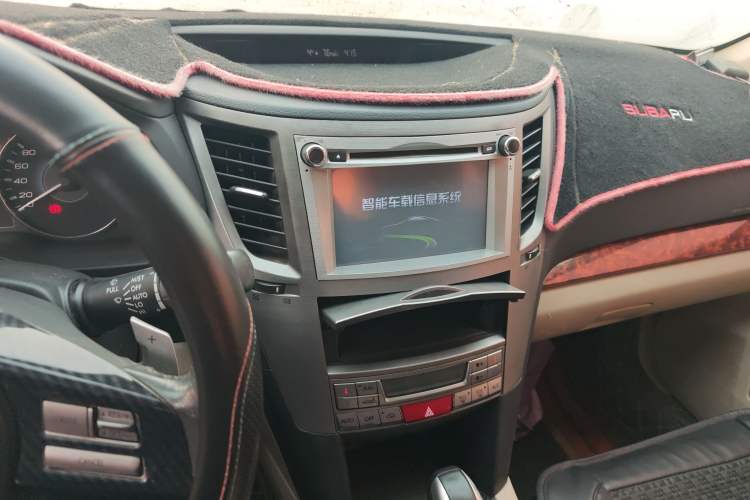Used Subaru Legacy 2010 2.5i Luxury Edition Audio And AC Panel