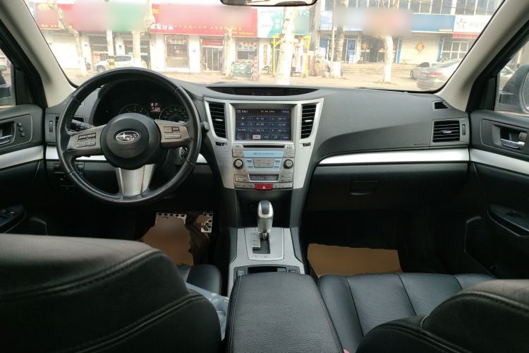 Used Subaru Legacy 2010 2.0i Luxury Navigation Edition Center Console