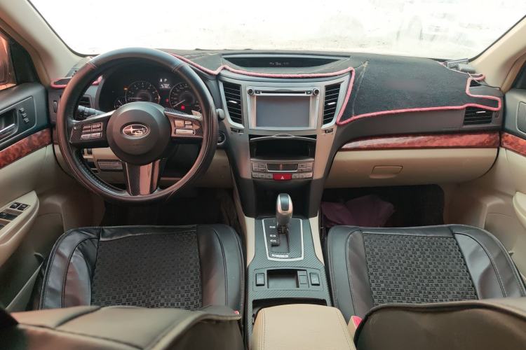 Used Subaru Legacy 2010 2.5i Luxury Edition Center Console