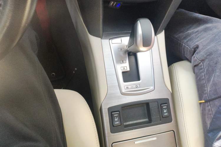 Used Subaru Legacy 2010 2.0i Luxury Navigation Edition Gear Lever