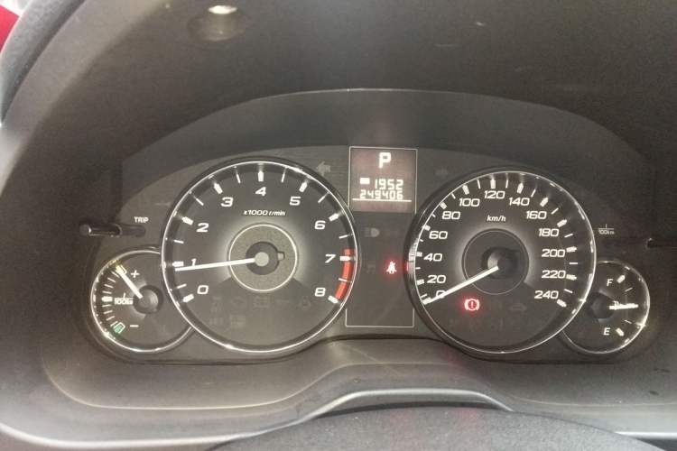Used Subaru Legacy 2010 2.0i Luxury Edition Odometer Close Up