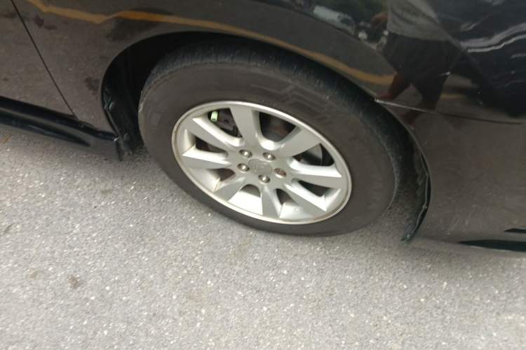 Used Subaru Legacy 2010 2.0i Luxury Edition Right Front Wheel Hub
