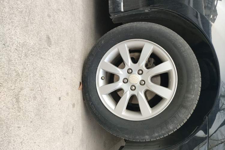 Used Subaru Legacy 2010 2.0i Luxury Navigation Edition Right Front Wheel Hub