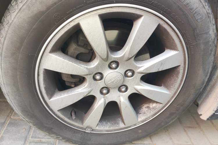 Used Subaru Legacy 2010 2.0i Luxury Navigation Edition Right Front Wheel Hub
