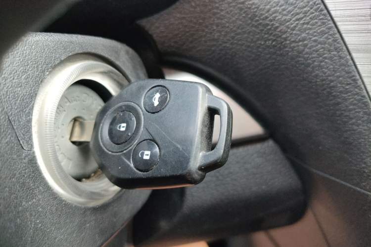 Used Subaru Legacy 2010 2.0i Luxury Navigation Edition Vehicle Key