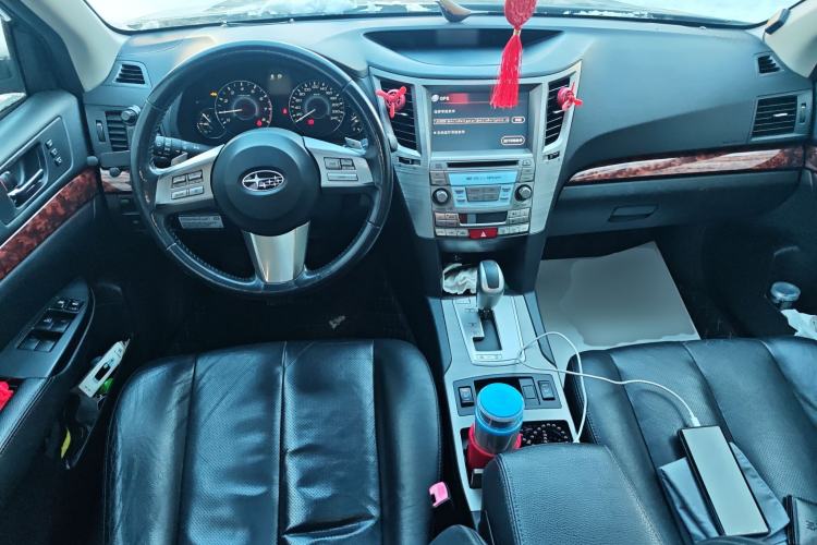 Used Subaru Legacy 2010 2.5i Luxury Navigation Edition Center Console