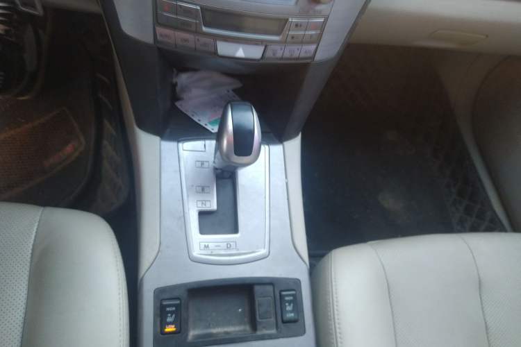 Used Subaru Legacy 2010 2.0i Luxury Edition Gear Lever