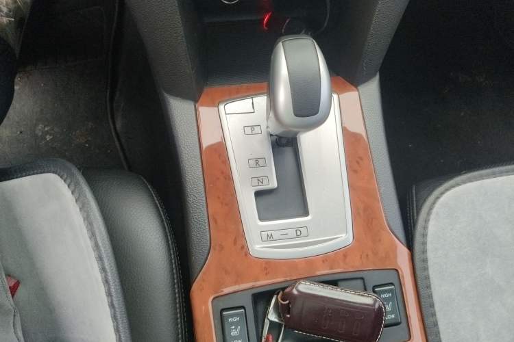 Used Subaru Legacy 2010 2.5i Luxury Navigation Edition Gear Lever