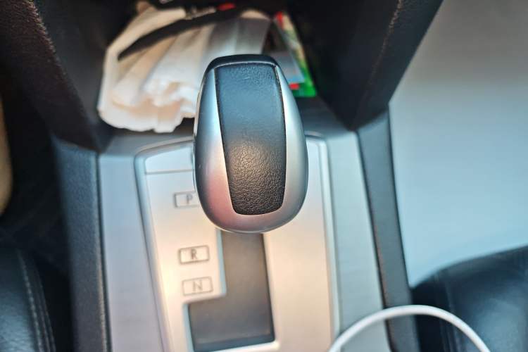 Used Subaru Legacy 2010 2.5i Luxury Navigation Edition Gear Lever