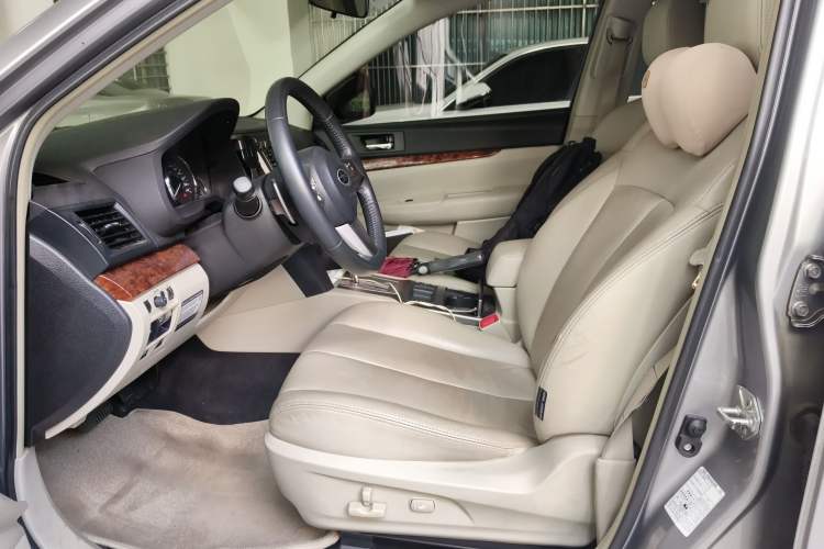 Used Subaru Legacy 2010 2.5i Luxury Edition Left Front Seat