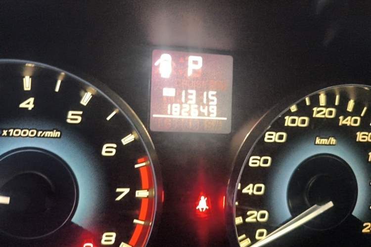 Used Subaru Legacy 2010 2.5i Luxury Edition Odometer Close Up