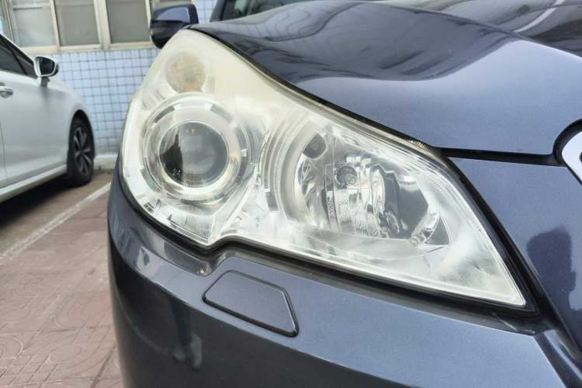 Used Subaru Legacy 2010 2.5i Luxury Navigation Edition Right Front Headlight