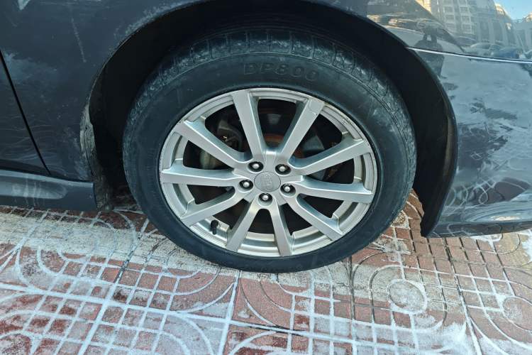 Used Subaru Legacy 2010 2.5i Luxury Navigation Edition Right Front Wheel Hub