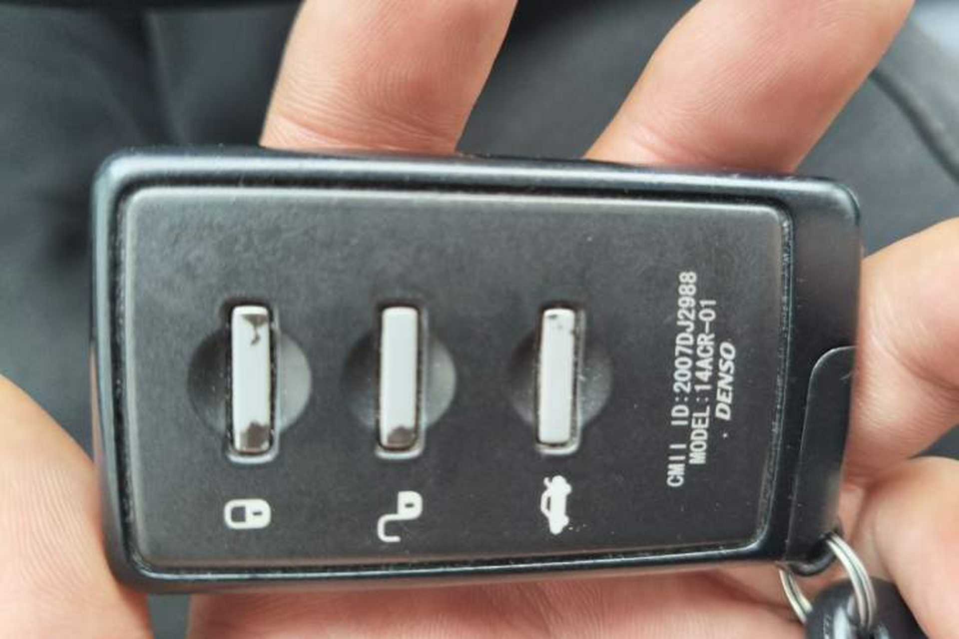 Used Subaru Legacy 2010 2.5i Luxury Navigation Edition Vehicle Key
